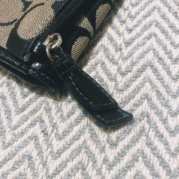 Large Classic Coach Wallet - Picture 7 of 10